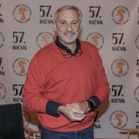 Jan Čenský byl jedním ze signatářů petice Několik vět.