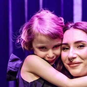 Valérie Tkadlčíková se svojí šestiletou dcerou Olívií.