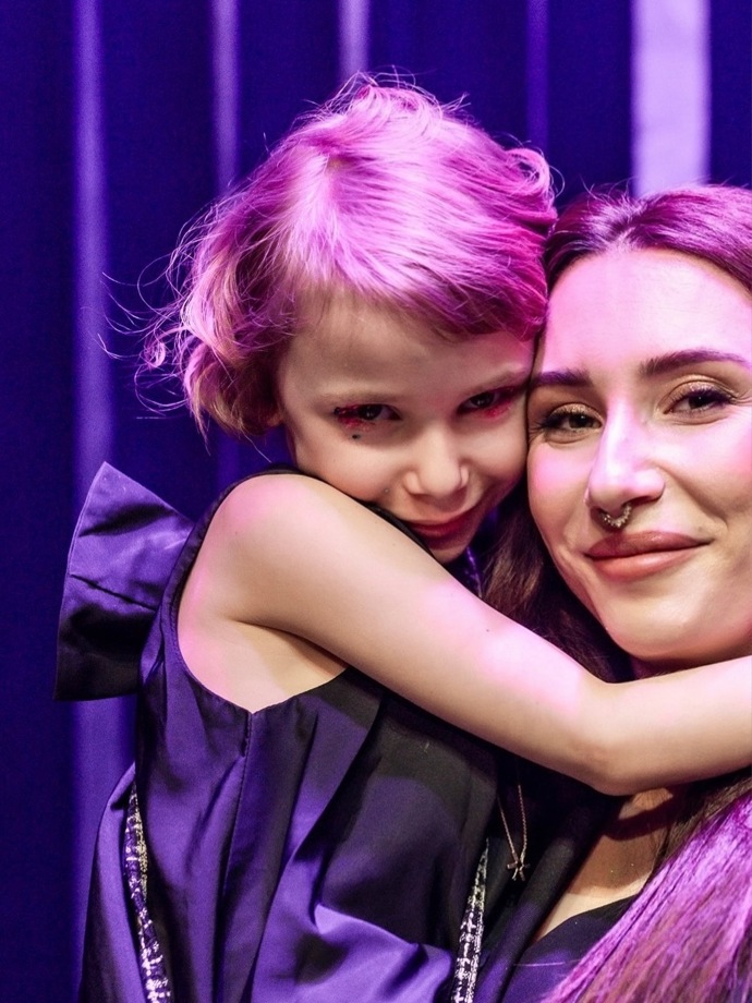 Valérie Tkadlčíková se svojí šestiletou dcerou Olívií.