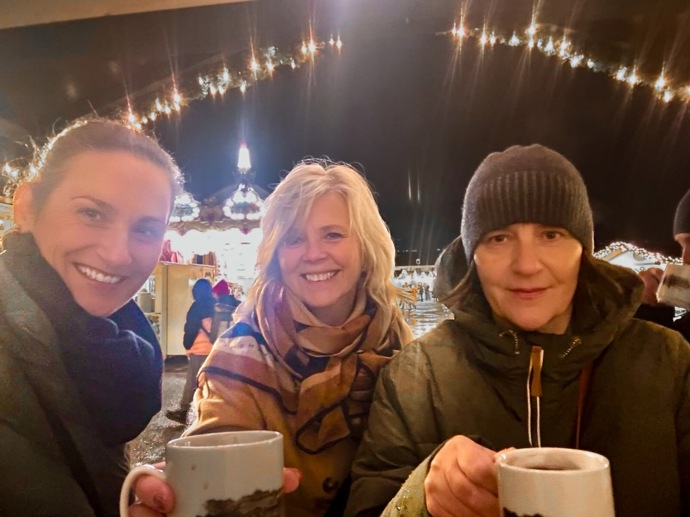 Eva Pavlová se svým týmem na Vánočních trzích.