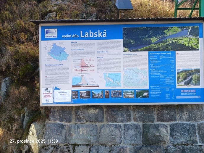 Přehrada Labská sice nabízí led, ale stále je tenký.