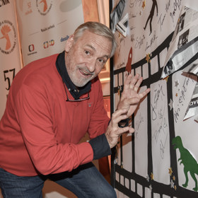 V současné době by již nechtěl být mladý. Stále ale pilně pracuje, věnuje se moderování i herectví. V roce 1980 si zahrál v pohádce Princové jsou na draka, následující snímky jsou z této pohádky.