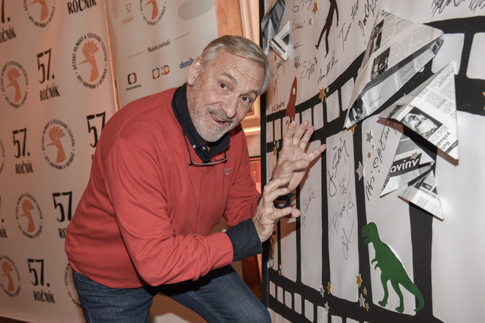 V současné době by již nechtěl být mladý. Stále ale pilně pracuje, věnuje se moderování i herectví. V roce 1980 si zahrál v pohádce Princové jsou na draka, následující snímky jsou z této pohádky.