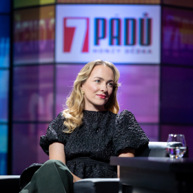 Elizaveta Maximová v show 7 pádů Honzy Dědka.