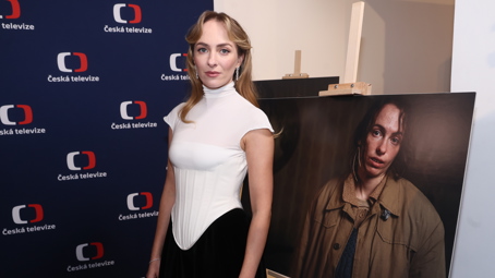 Strávila jsem půl roku na psychiatrii, popsala Elizaveta Maximová přípravu na roli v dramatu Máma