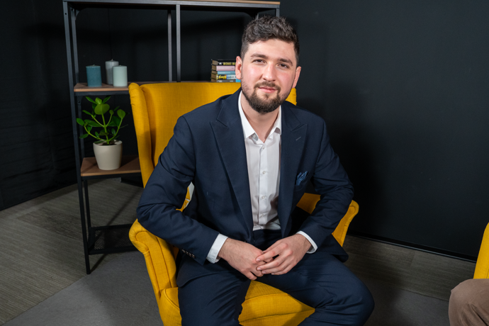 Pořad Extra Host a Matěj Gregor.