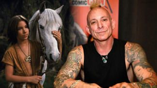 Atrej z Nekonečného příběhu se změnil k nepoznání: Hojně potetovaný pankáč objíždí festivaly a fandí zbraním