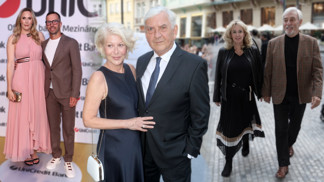 Nejstylovější české páry roku 2025: Nejen Štěpánkovi, Donutilovi a Rosákovi umí dokonale sladit své outfity