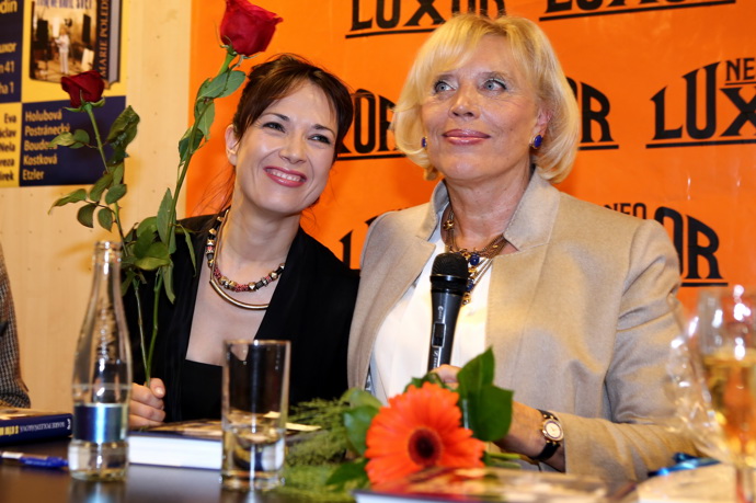 Na herce bývala přísná, svou práci brala zodpovědně. Na snímku s Terezou Kostkovou.