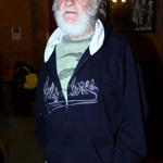 Jednou se mu dokonce ve snu zjevil anděl a ohledně pití mu hrozil. Jiří Pecha byl velmi výraznou hereckou osobností, zahrál si také ve filmu Pupendo, z nejž pochází další snímky.