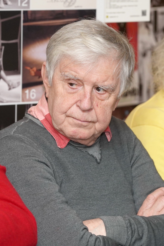 Miroslav Kořínek dlouhodobě spolupracoval také například s Věrou Chytilovou. 