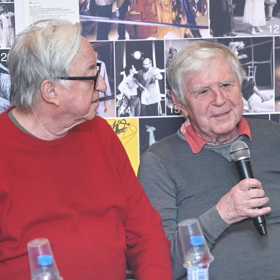 Korepetitor Miroslav Kořínek je jedním ze zakladatelů divadla Ypsilonka.