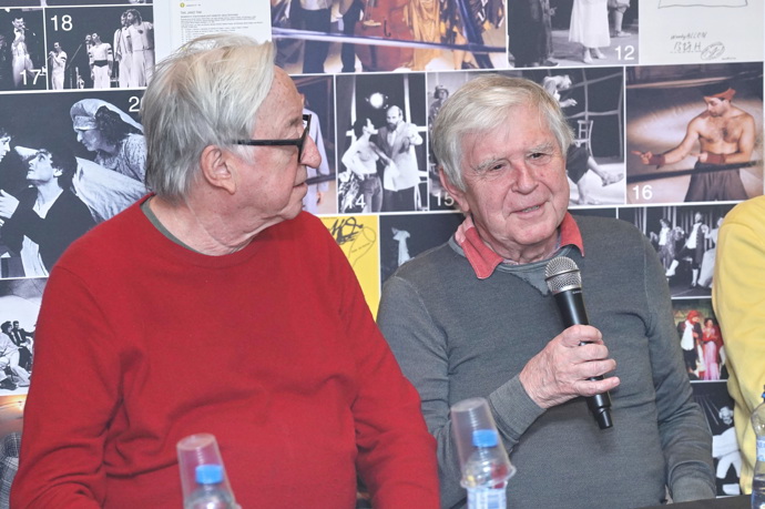 Korepetitor Miroslav Kořínek je jedním ze zakladatelů divadla Ypsilonka. 