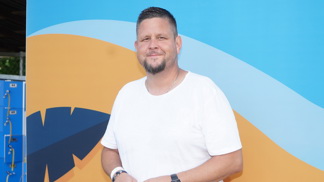 Svérázný herec David Novotný: Do školky ho tatínek vozil pohřebákem, na sociálních sítích jej nenajdete