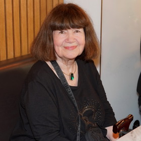 Otce poznala až v osmi letech.