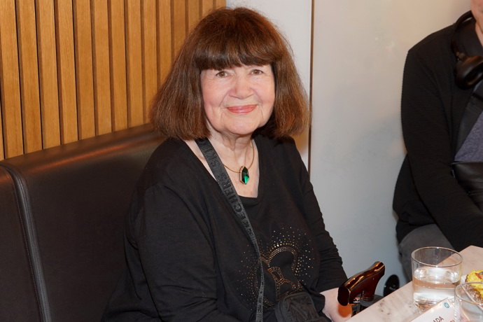 Otce poznala až v osmi letech.