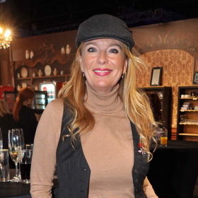 Lucie Benešová zvolila ležérní, ale zároveň elegantní outfit s lehce pánskými prvky.