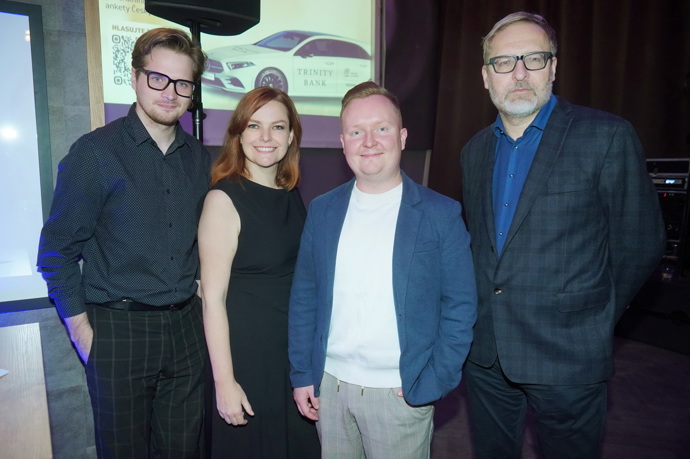 Partička lovců ráda navštěvuje společenské akce televize Nova. 