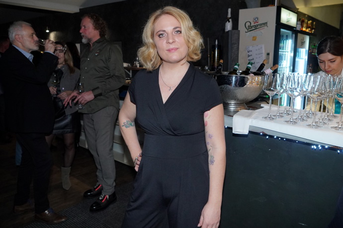 Petra Hapková ve společnosti. 