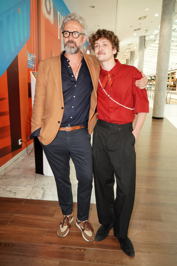 Z herecké rodiny pochází další mladý herec Prokop Zach.