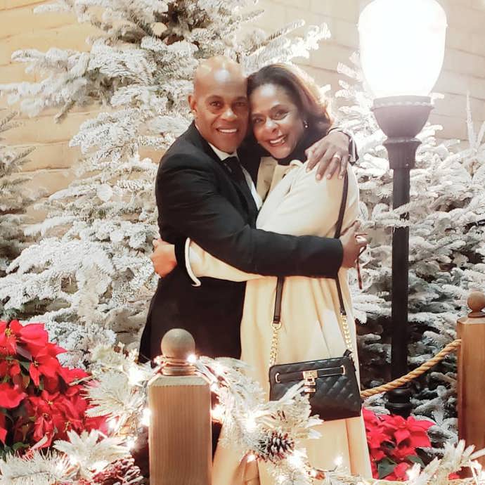 Jubilant Sykes byl milující manžel.