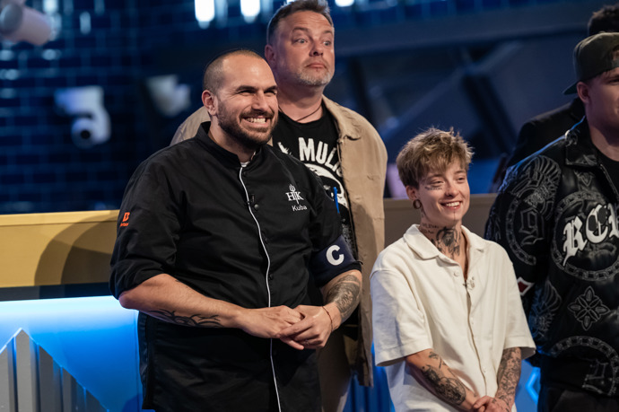 Ave se připojila ke Kubovi.