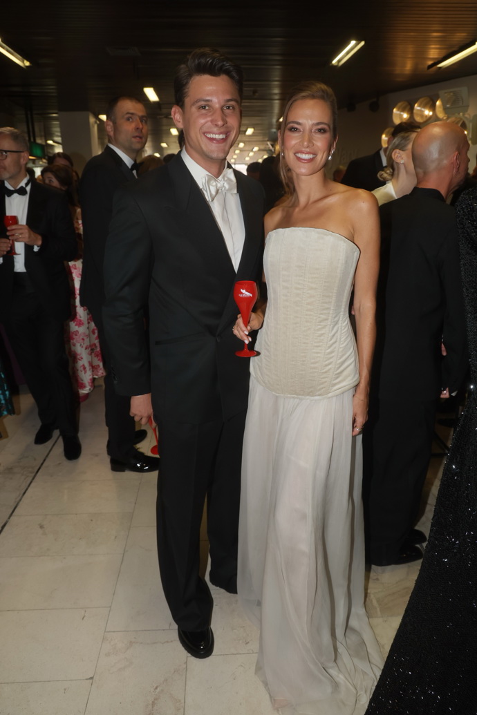 Modelka a hudebník ale vždy působí spokojeně a vyladěně.