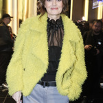 Trendu barevných kožíšků propadla i moderátorka Daniela Brozbohatá.