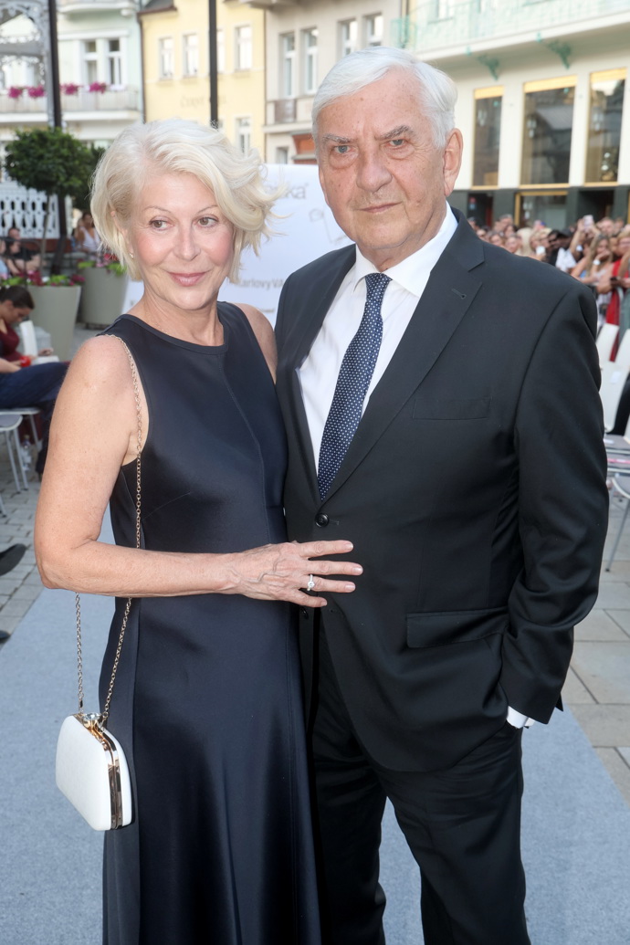 S manželkou Zuzanou je Miroslav Donutil již osmačtyřicet let.