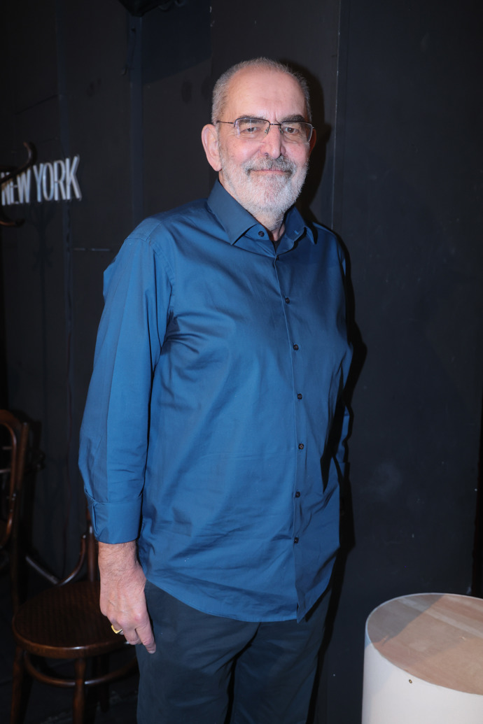 Poprat se musel také s vážným onemocněním ledvin.