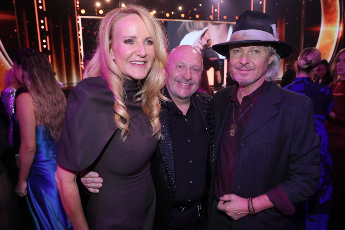 Na večírku zapózoval s Vendulou Pizingerovou a Michalem Davidem. 