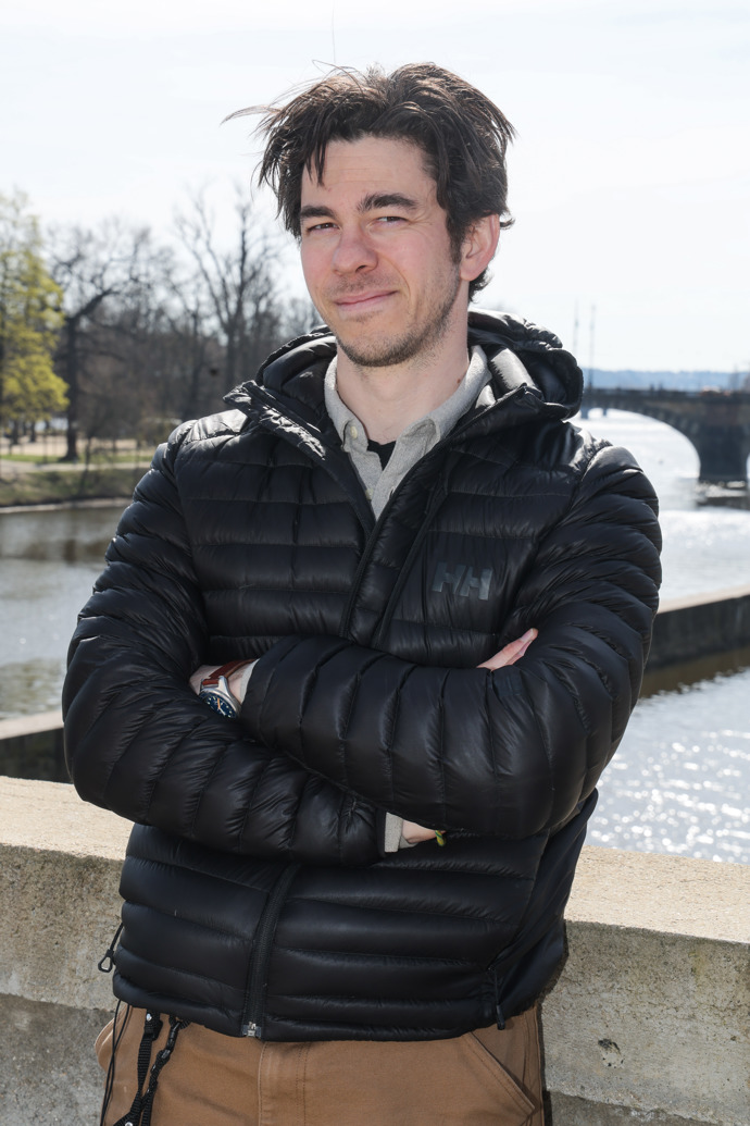 Herec Marek Adamczyk s hrůzou vzpomíná na školního zubaře. Připomínal prý řezníka.                                    