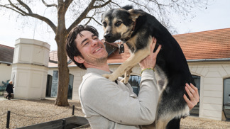Gentleman Marek Adamczyk: Ženy u něj vždy najdou zastání