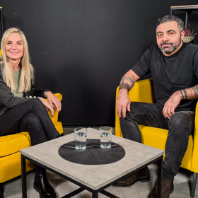 Pořad eXtra Host a v něm Věra Kirchnerová.