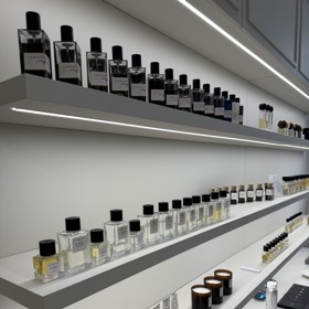Jen pár z parfémů, které najdete v butiku v Dušní ulici.