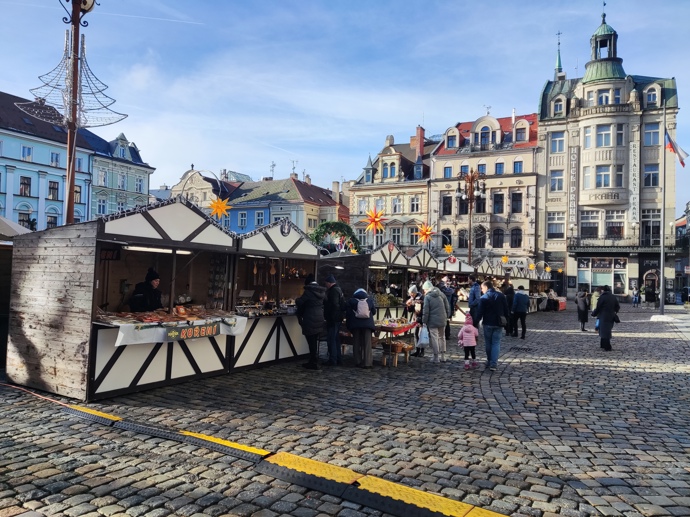 Ve stáncích naleznete tradiční adventní pochoutky.