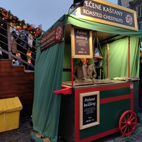 Stánky na Staroměstském náměstí.