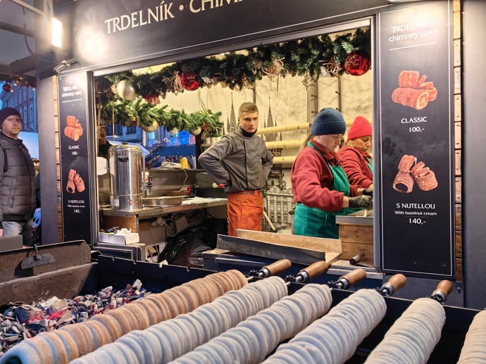 Stánky na Staroměstském náměstí.