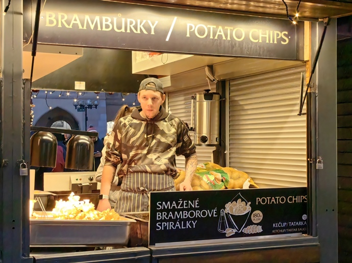 Stánky na Staroměstském náměstí.