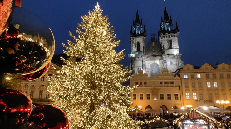 Vánoční trhy na Staroměstském náměstí.