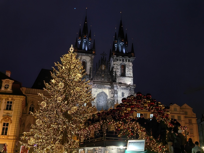 Vánoční trhy na Staroměstském náměstí.