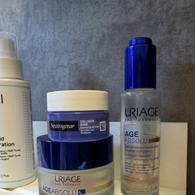 Pokud chcete udělat radost dámě, která už řeší nějakou tu vrásku, tuhle kombinaci doporučuji na noc a oční gel od Neutrogeny s kolagenem i na den.