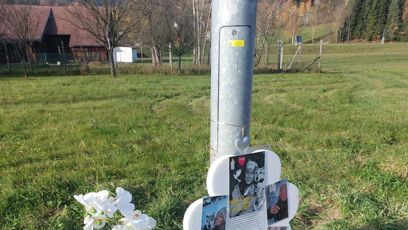 FOTO: Veřejnost se stará o památník Heleny Zeťové.