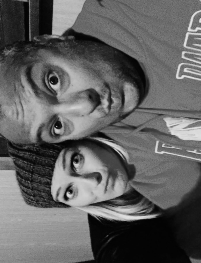 Zorka Hejdová oplakává Patrika Hezuckého. 