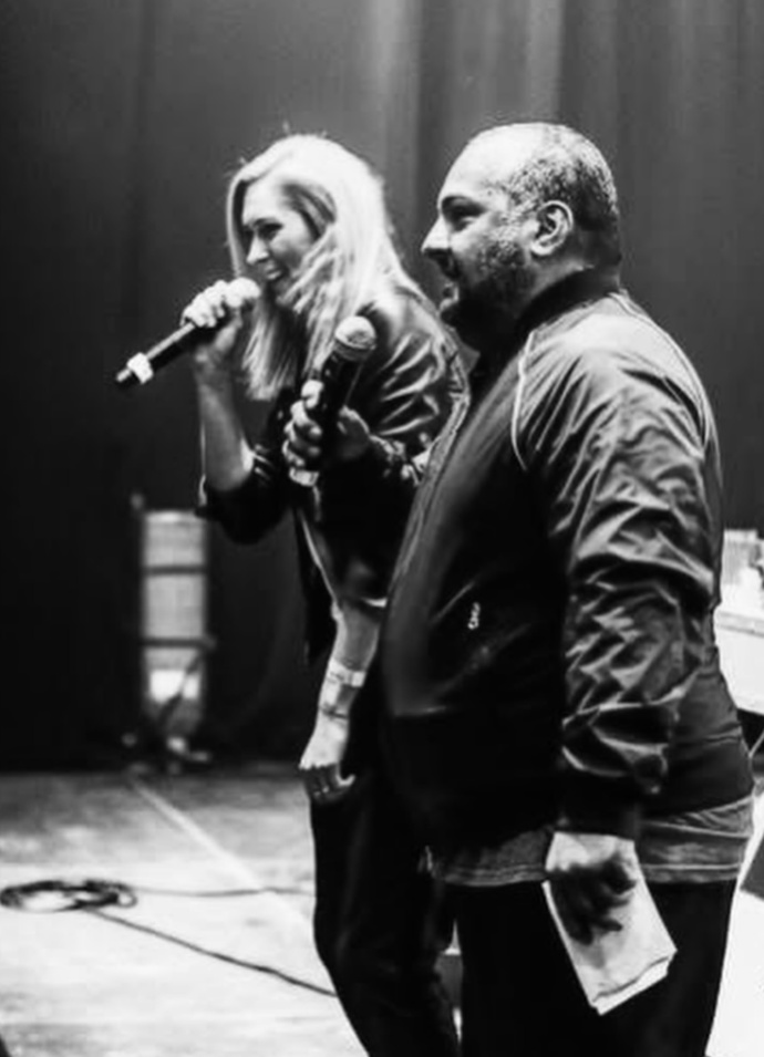 Zorka Hejdová oplakává Patrika Hezuckého. 