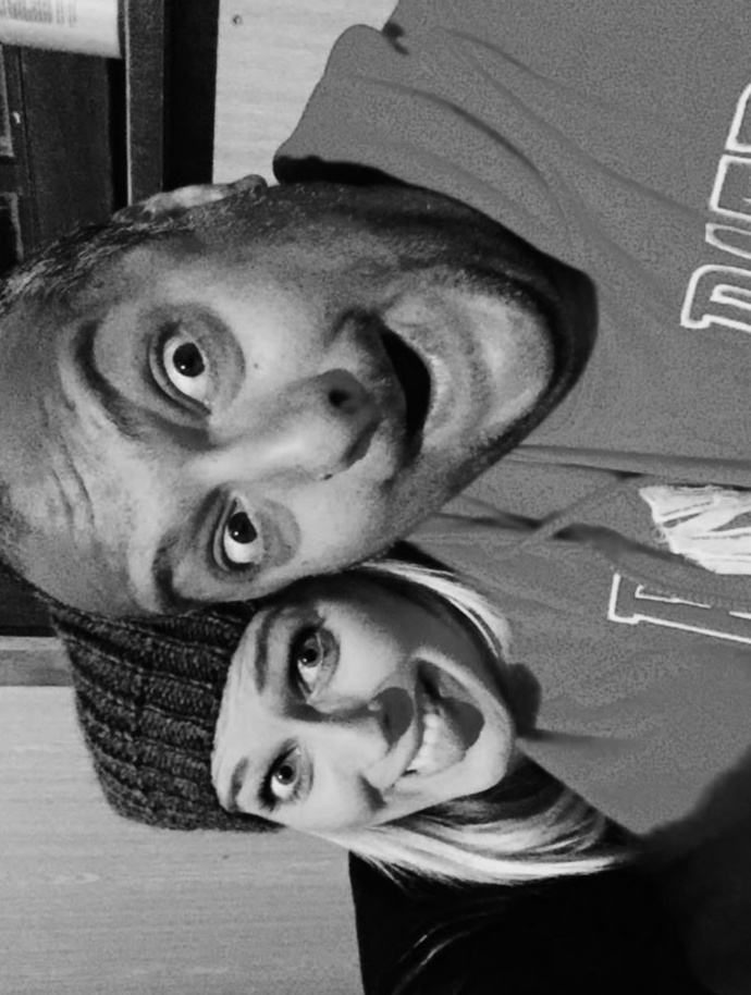 Zorka Hejdová oplakává Patrika Hezuckého. 