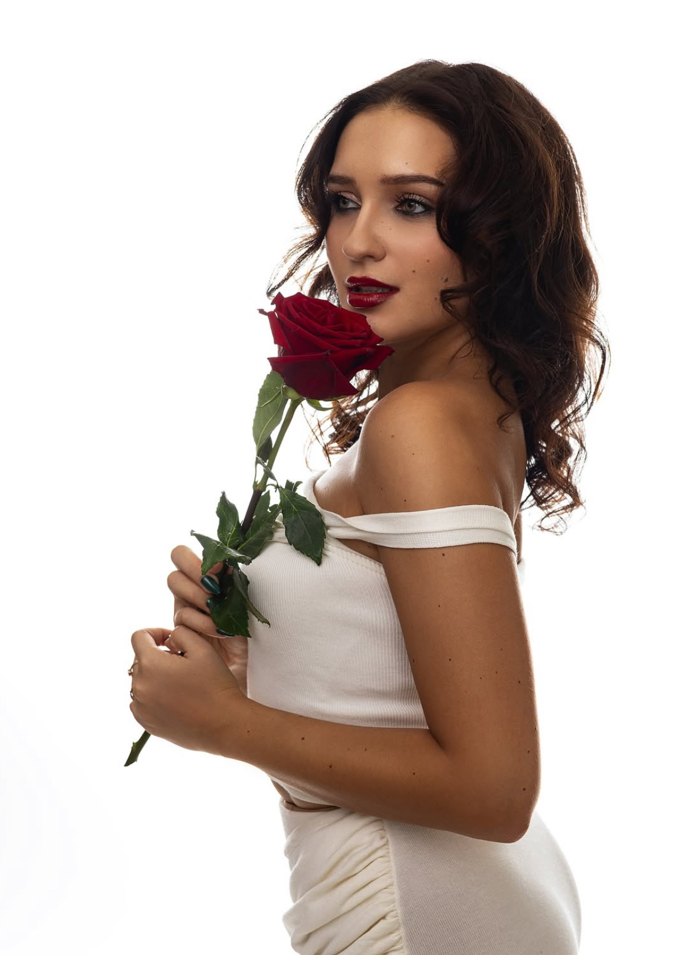 Maria Zhutníková alias Mary Zhu. 