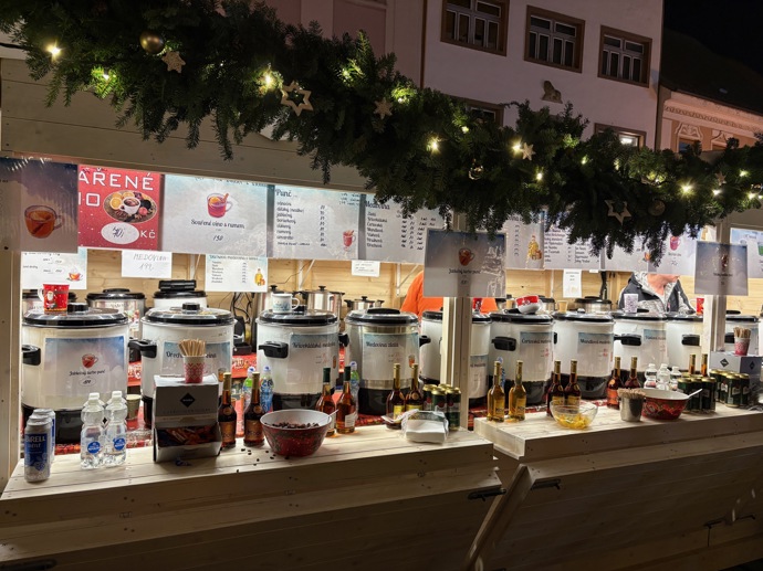 Zkrátka ale nepřijdou ani dospělí, které mají rádi něco ostřejšího na zahřátí.