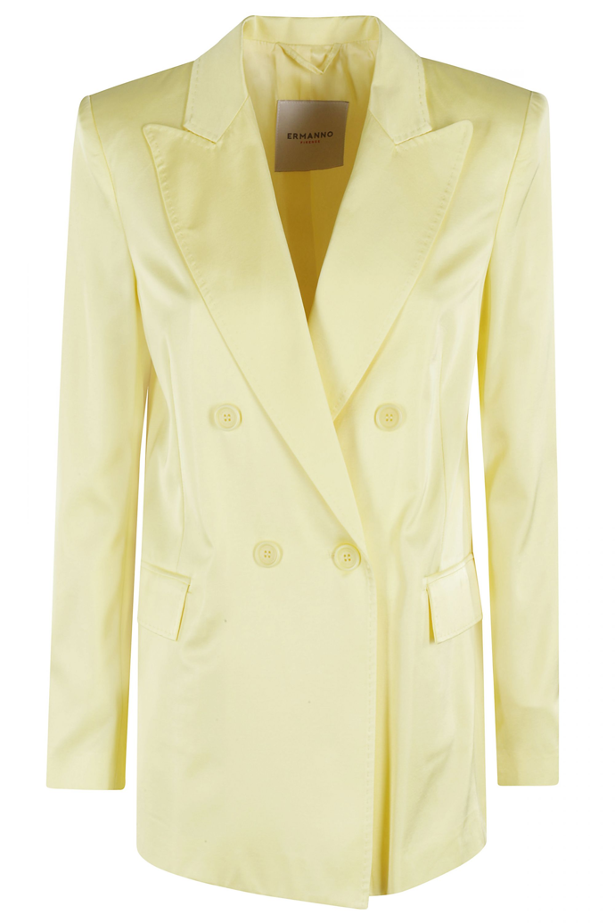 Podobné saténové sako v máslově žlutém odstínu prodává značka Ermanno Firenze v hodnotě 12990 Kč.