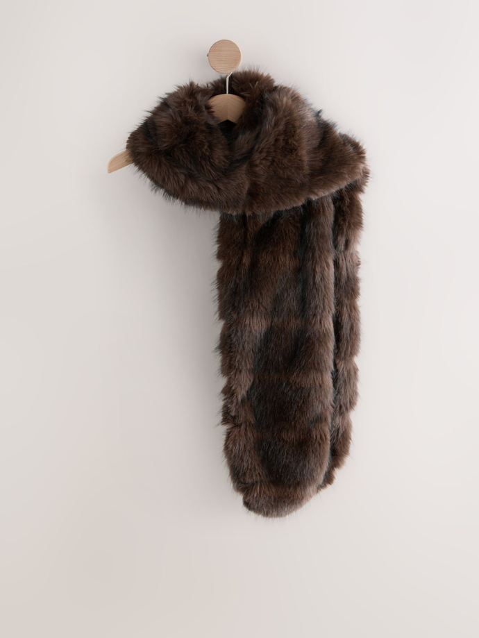 Šála, Next, 665 Kč